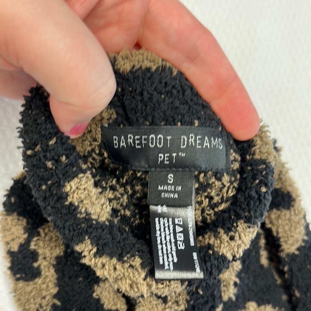 Barefoot Dreams Cozy Animal Print Dog Coat - Picture 2 of 5